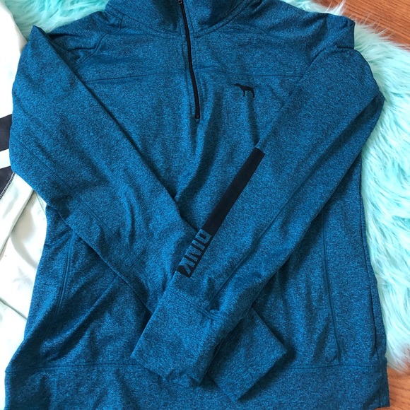 Sweaters - Picture 2 of 4